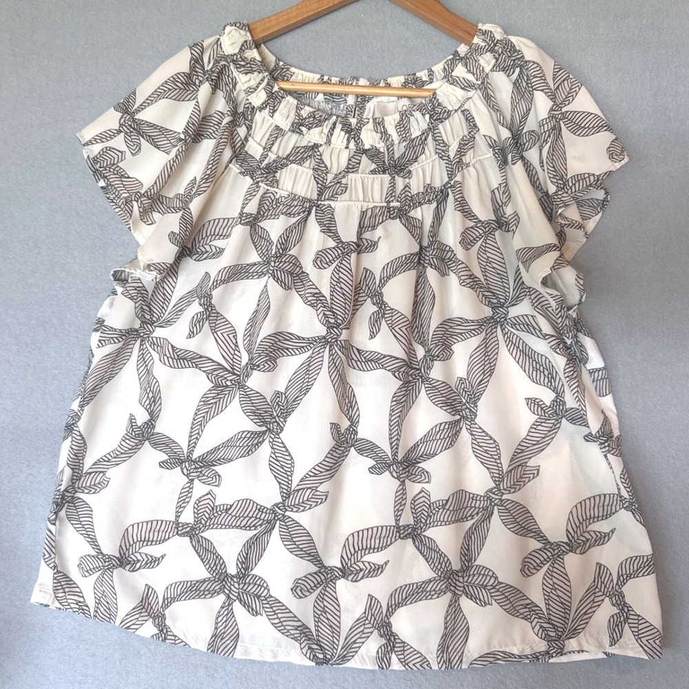 LOFT Womens Black White Bow Print Flutter Sleeve Ruffle Neck Blouse Large - Picture 2 of 8